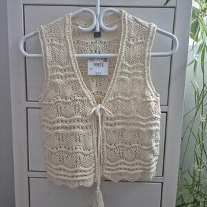 AMERICAN EAGLE CROCHETED VEST